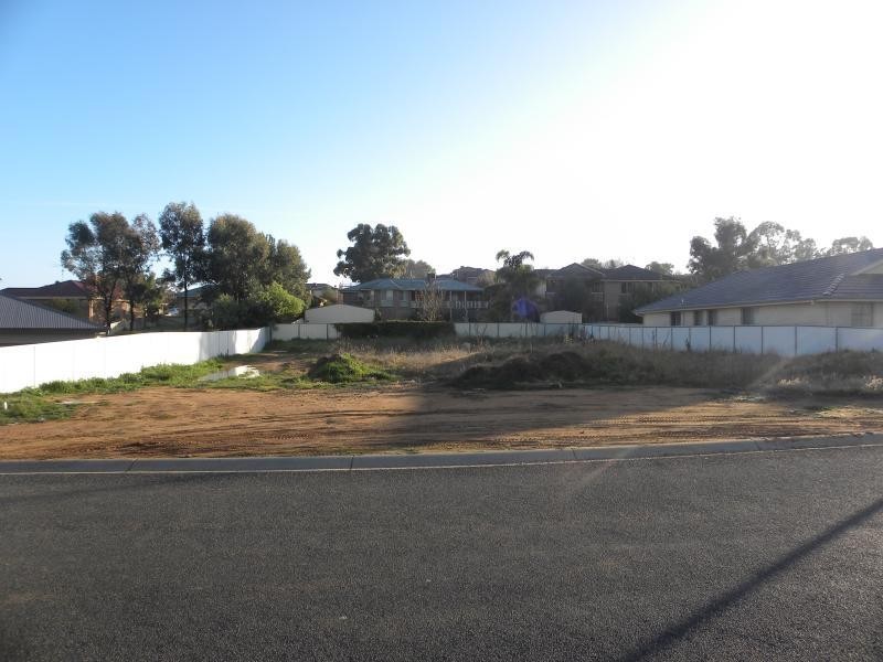 9 Settlers place, Young NSW 2594