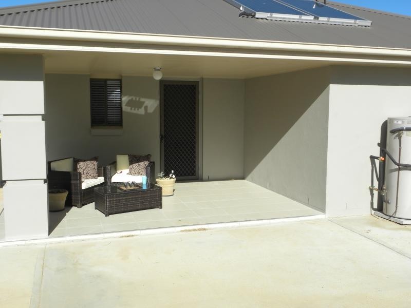 1 Settlers Place, Young NSW 2594