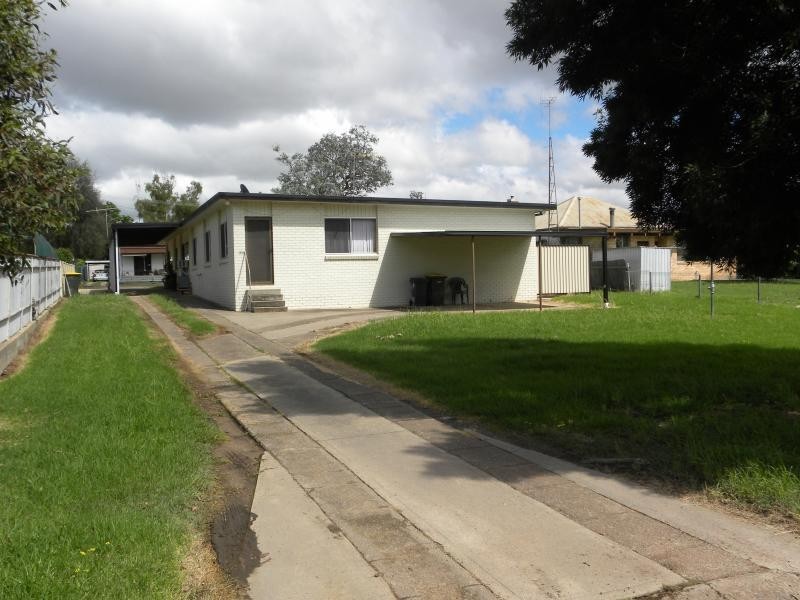 36 Murringo Street, Young NSW 2594