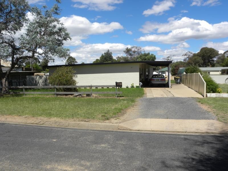 36 Murringo Street, Young NSW 2594