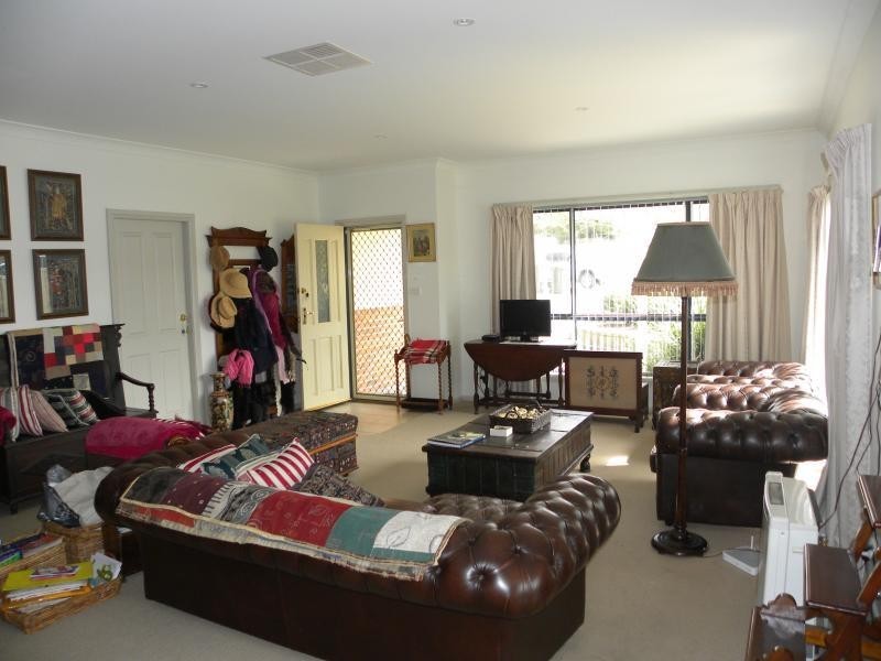 8A Hayden Place, Young NSW 2594