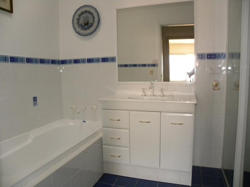8A Hayden Place, Young NSW 2594