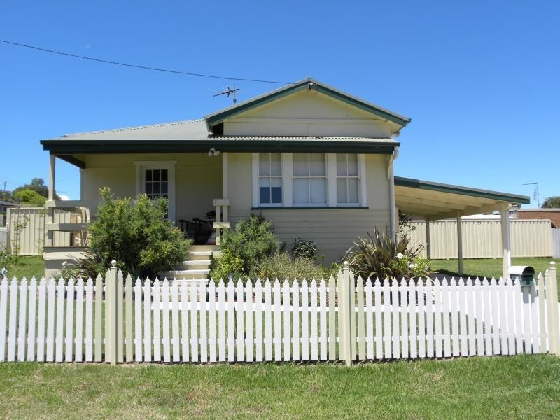 2 Stoneridge Street, Young NSW 2594