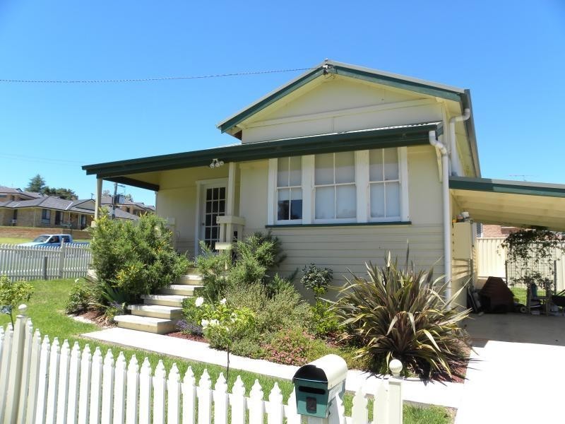 2 Stoneridge Street, Young NSW 2594