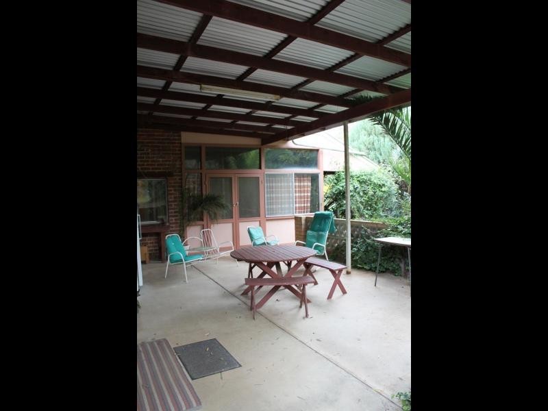 115 Edwards Street, Young NSW 2594