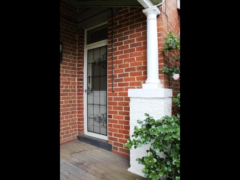 115 Edwards Street, Young NSW 2594