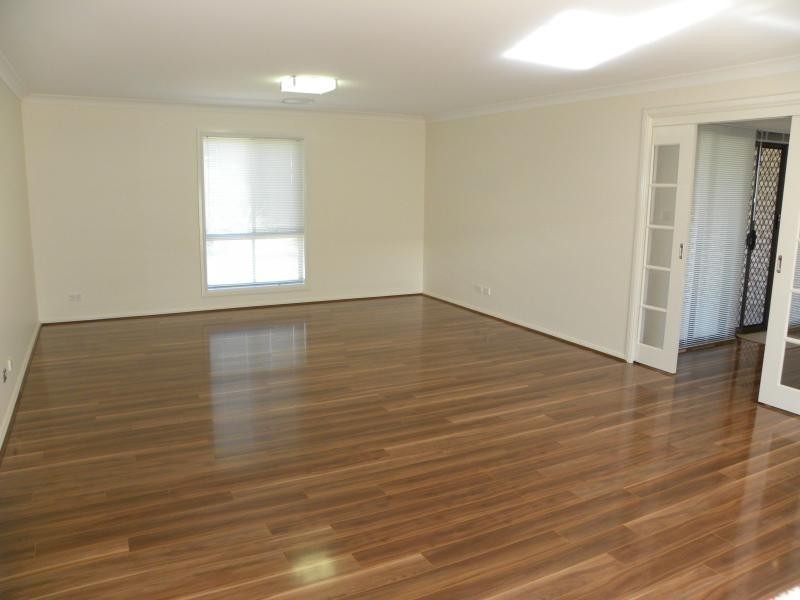18 Giugni Place, Young NSW 2594