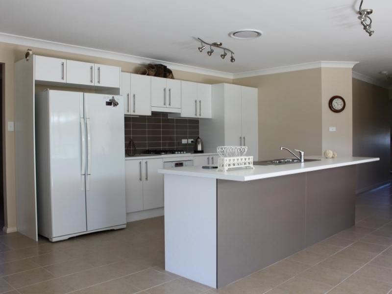 7 Garland Place, Young NSW 2594