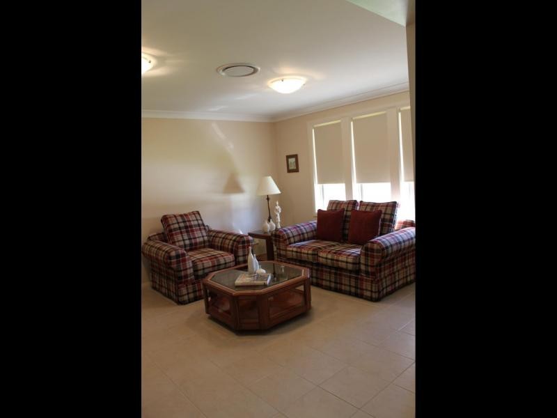 7 Garland Place, Young NSW 2594