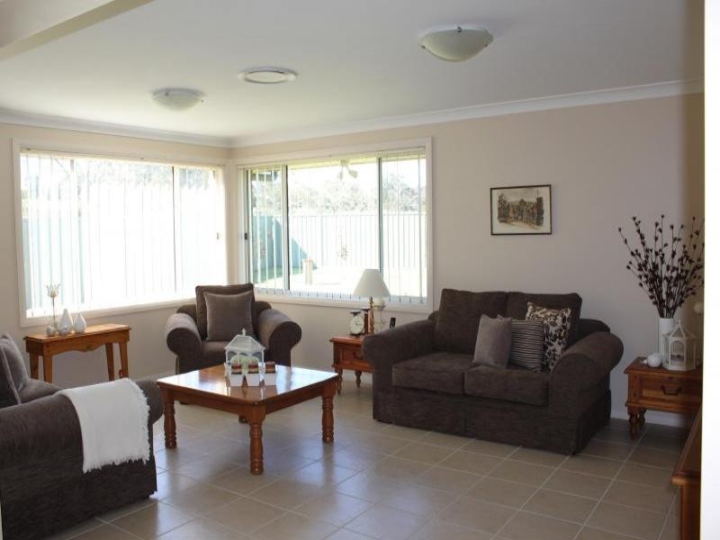 7 Garland Place, Young NSW 2594
