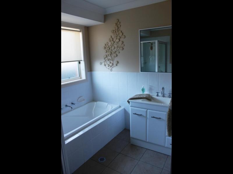 7 Garland Place, Young NSW 2594