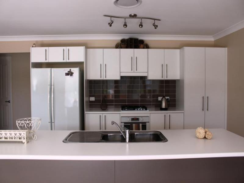7 Garland Place, Young NSW 2594