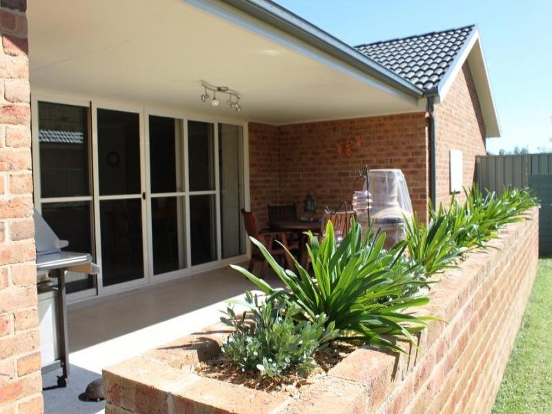 7 Garland Place, Young NSW 2594