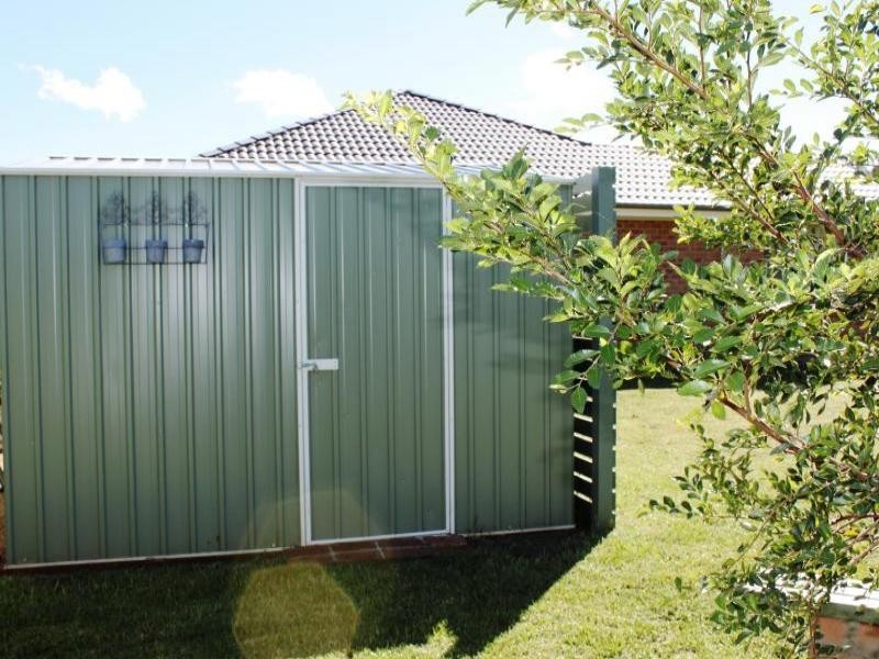 7 Garland Place, Young NSW 2594
