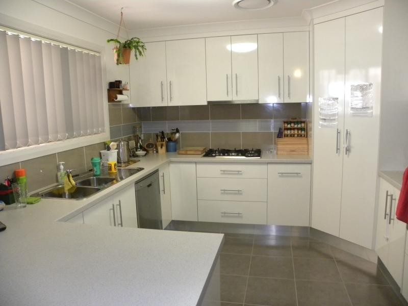 2a Cram Avenue, Young NSW 2594