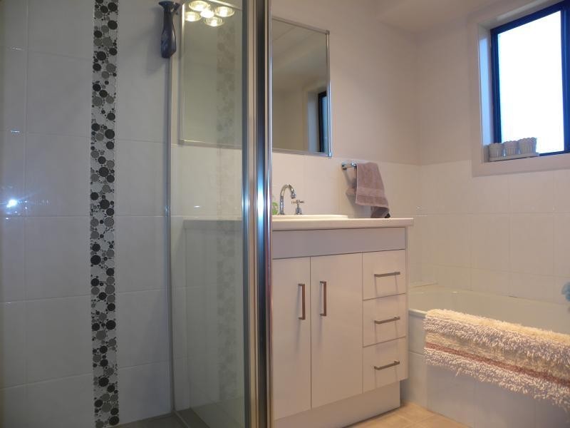 2a Cram Avenue, Young NSW 2594