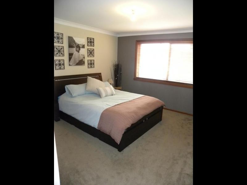 13 Dwyer Drive, Young NSW 2594
