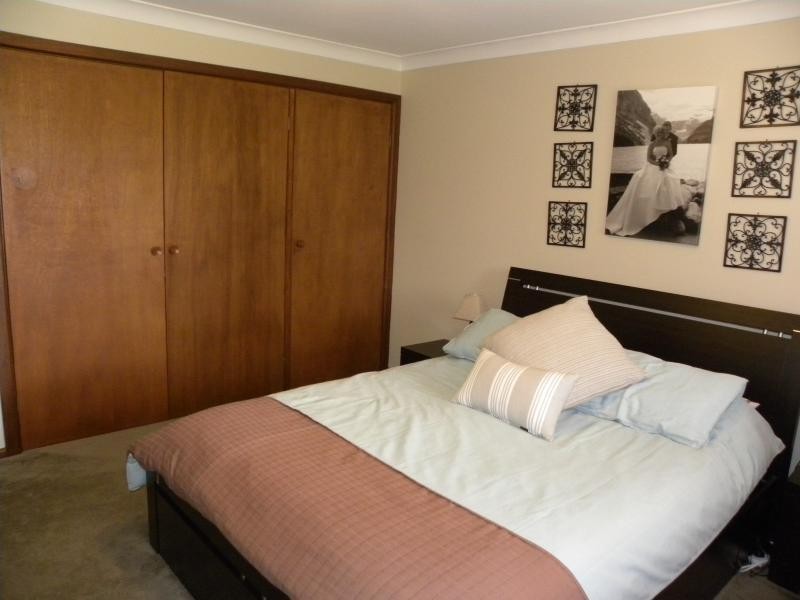 13 Dwyer Drive, Young NSW 2594