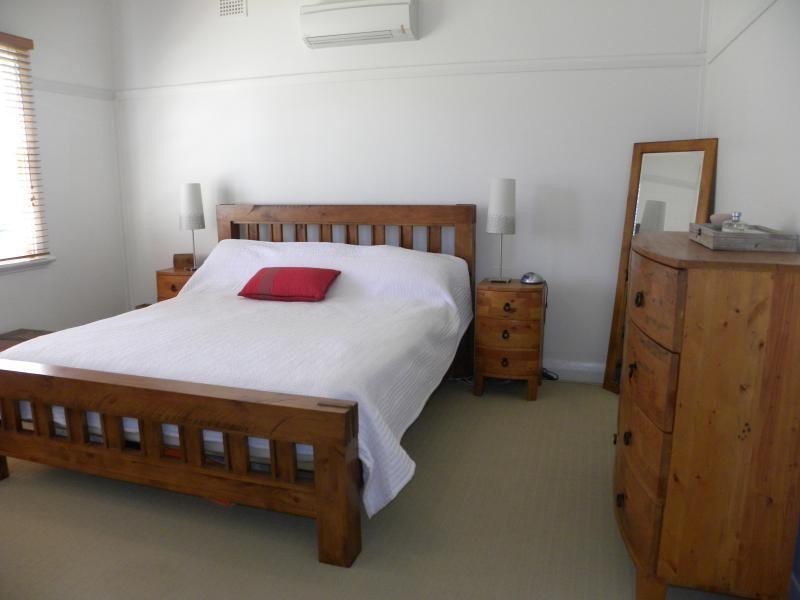 3a Lachlan Close, Young NSW 2594