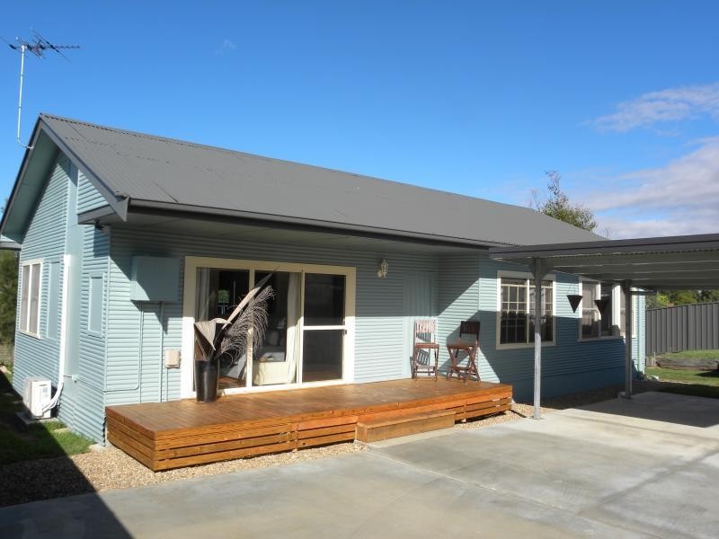 3b Lachlan Close, Young NSW 2594