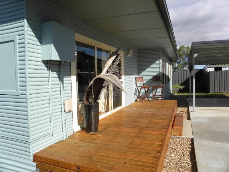 3b Lachlan Close, Young NSW 2594