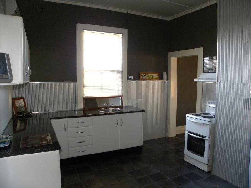 120 Nasmyth Street, Young NSW 2594