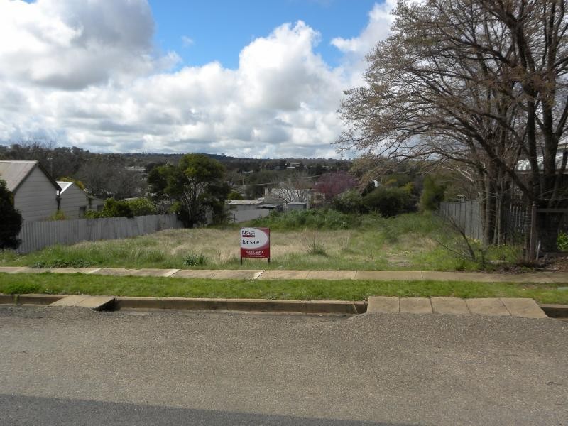 14 Campbell Street, Young NSW 2594