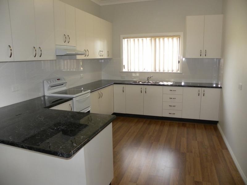 13 Briggs Street, Young NSW 2594