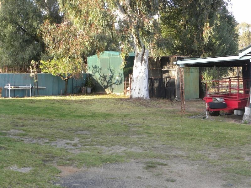 13 Briggs Street, Young NSW 2594