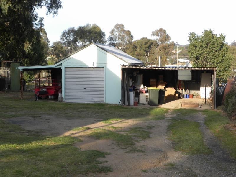 13 Briggs Street, Young NSW 2594