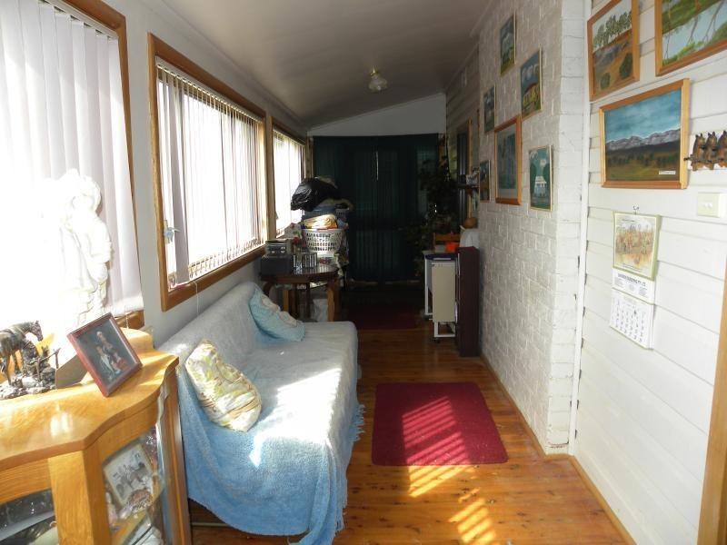 13 Briggs Street, Young NSW 2594