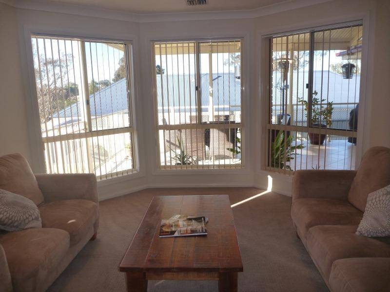 24 Mathew Street, Young NSW 2594