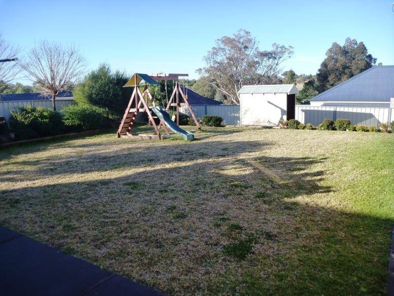 24 Mathew Street, Young NSW 2594