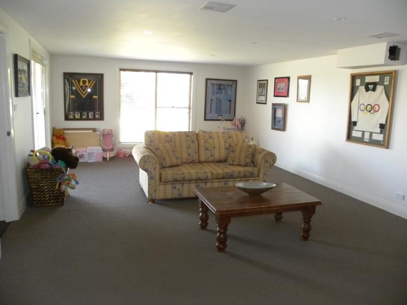 98 William Street, Young NSW 2594