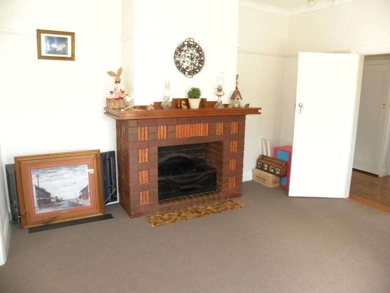 98 William Street, Young NSW 2594