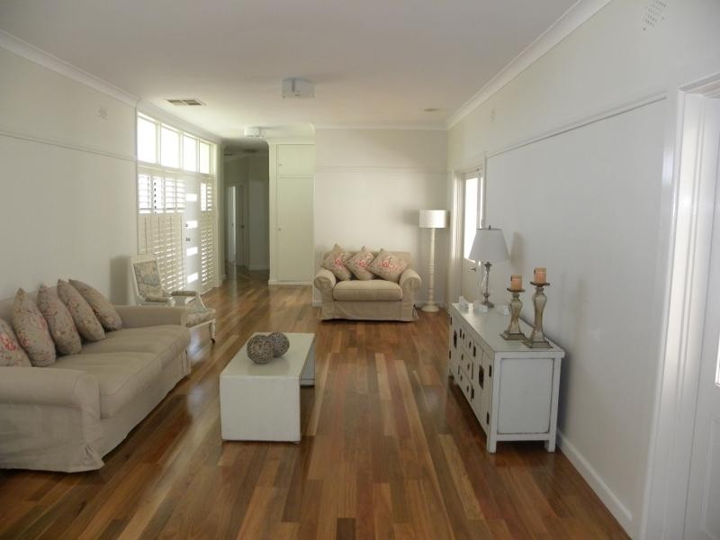 37 Elizabeth Street, Young NSW 2594