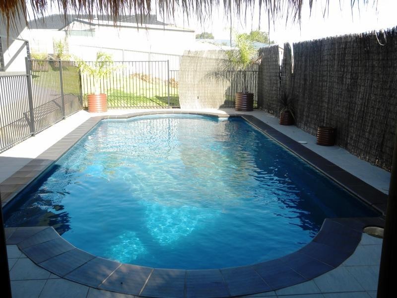 8 Gold Court, Young NSW 2594