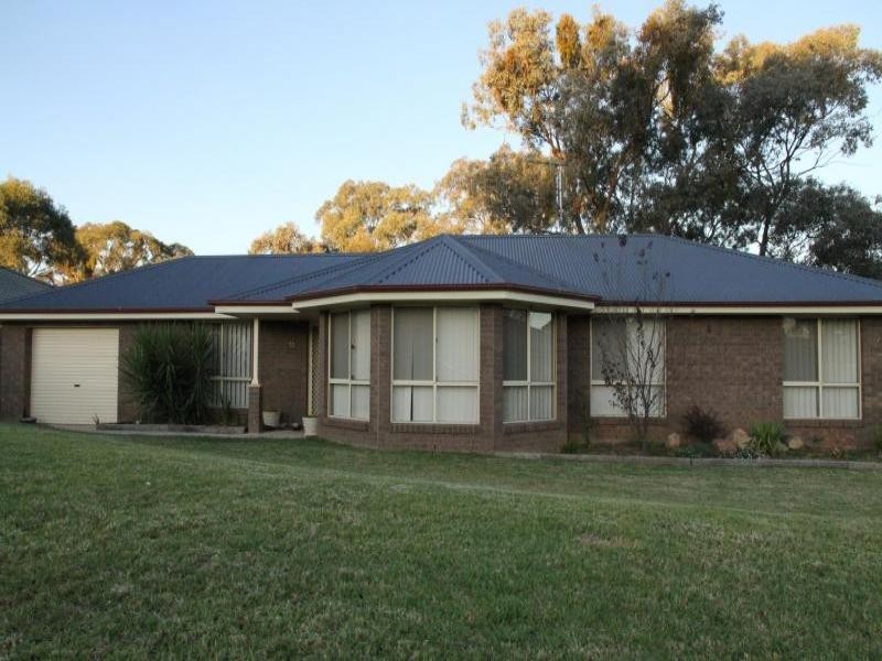 32 Jordan Place, Young NSW 2594