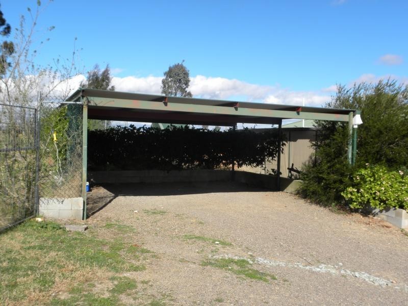 154 Belmore Road, Young NSW 2594