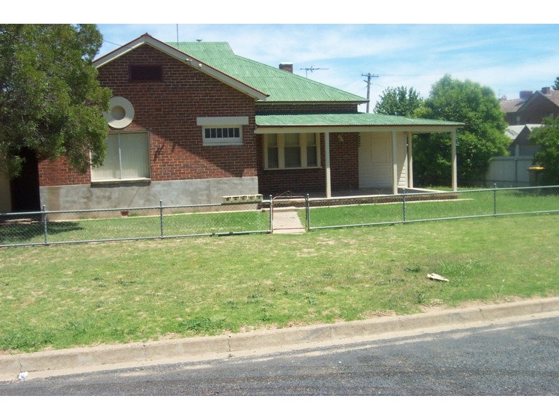 1/5 CALABASH ST, Young NSW 2594