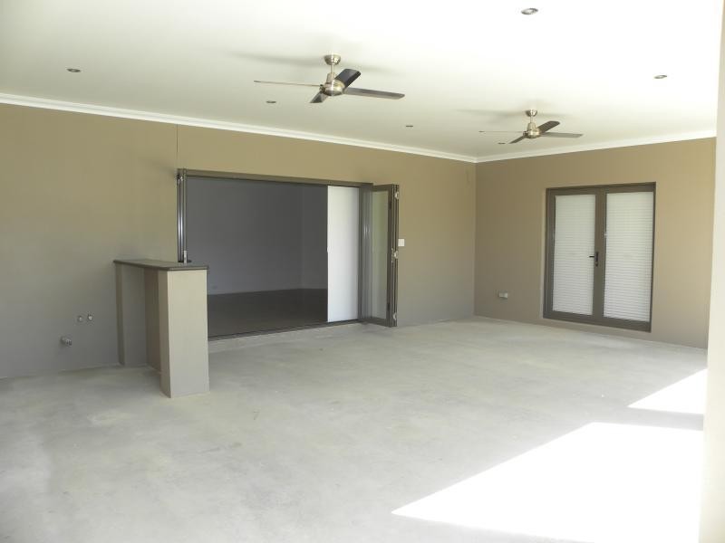11 Settlers Place, Young NSW 2594