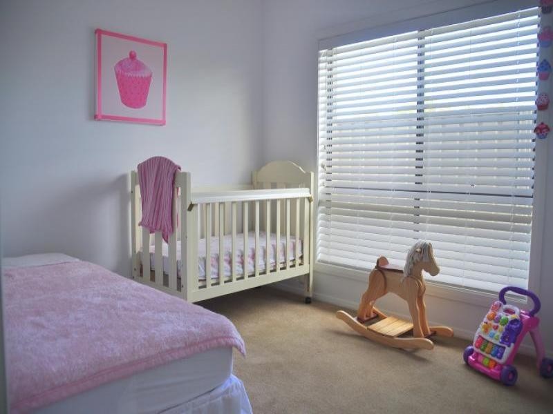 11 Settlers Place, Young NSW 2594