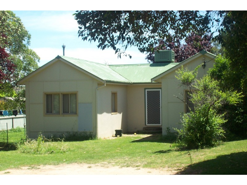 15 WILLIAM ST, Young NSW 2594