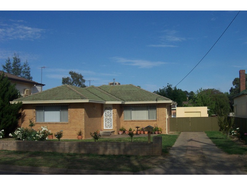 35 BINALONG ST, Young NSW 2594