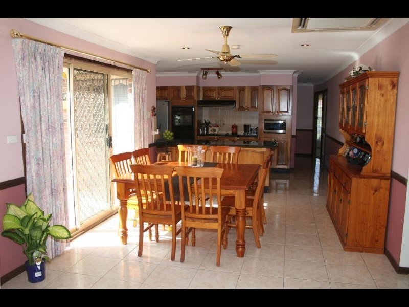 4 Malabine Place, South Penrith NSW 2750