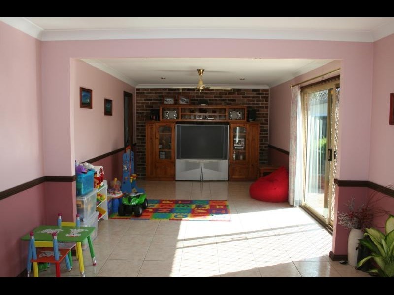 4 Malabine Place, South Penrith NSW 2750