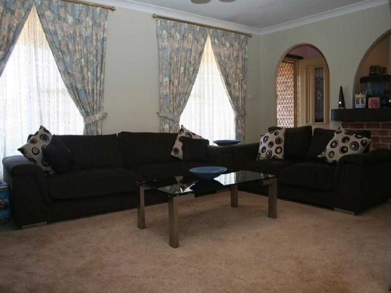 4 Malabine Place, South Penrith NSW 2750