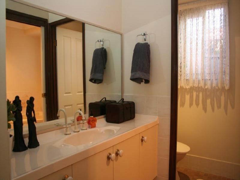 4 Malabine Place, South Penrith NSW 2750