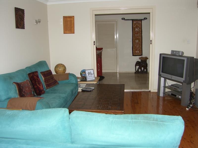 2 Yaruga Street, Bateau Bay NSW 2261