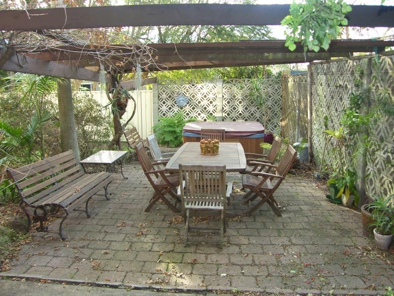 2 Yaruga Street, Bateau Bay NSW 2261